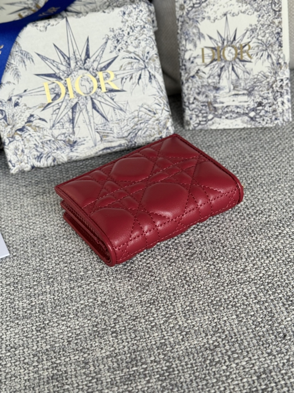 ディオール財布全体デザイン